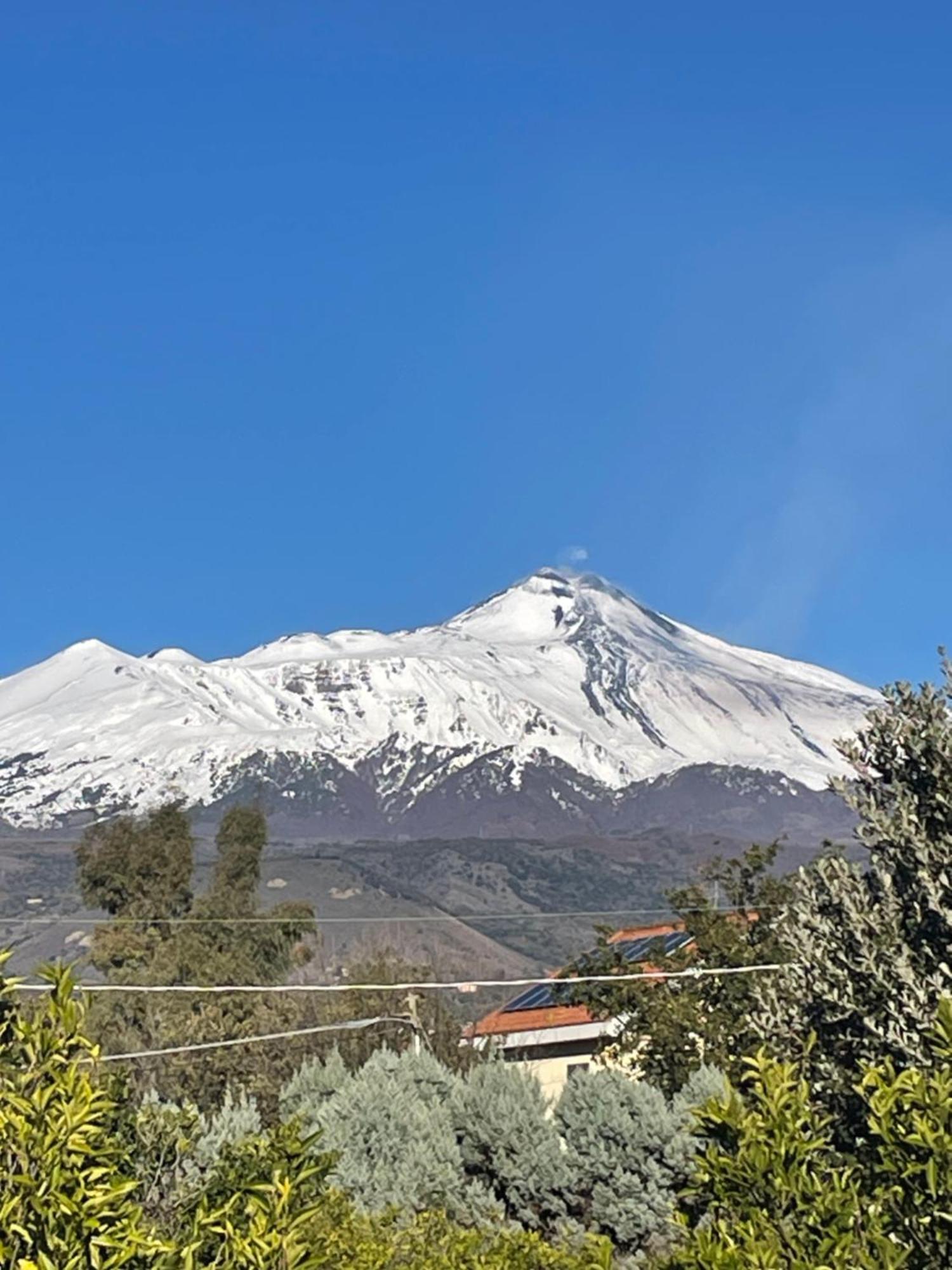 Linden House Etna Hotel Aci Sant'Antonio Exterior photo