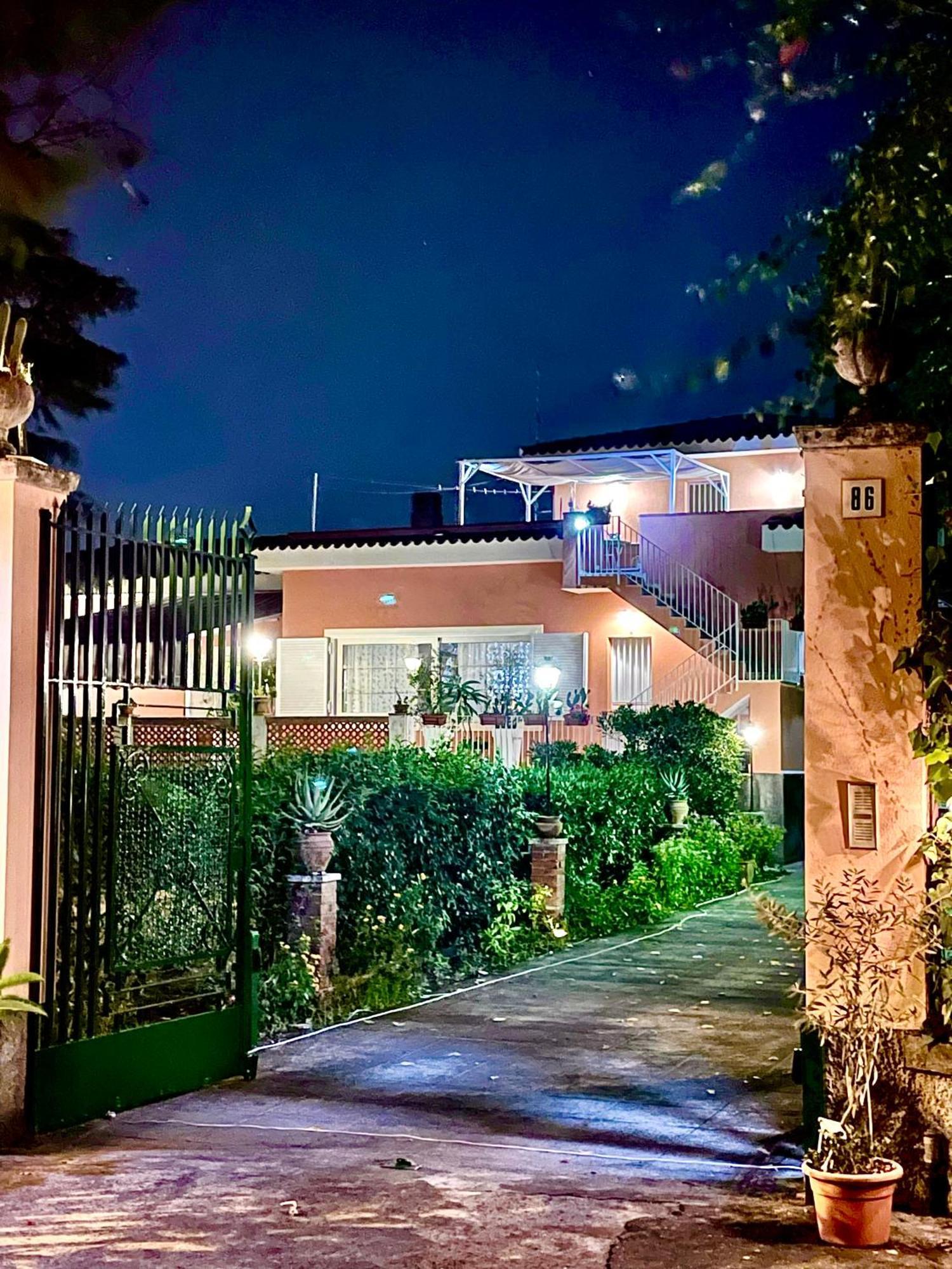 Linden House Etna Hotel Aci Sant'Antonio Exterior photo